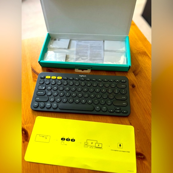Logitech Bluetooth Keyboard, K380 Multi-Device - Picture 3 of 8